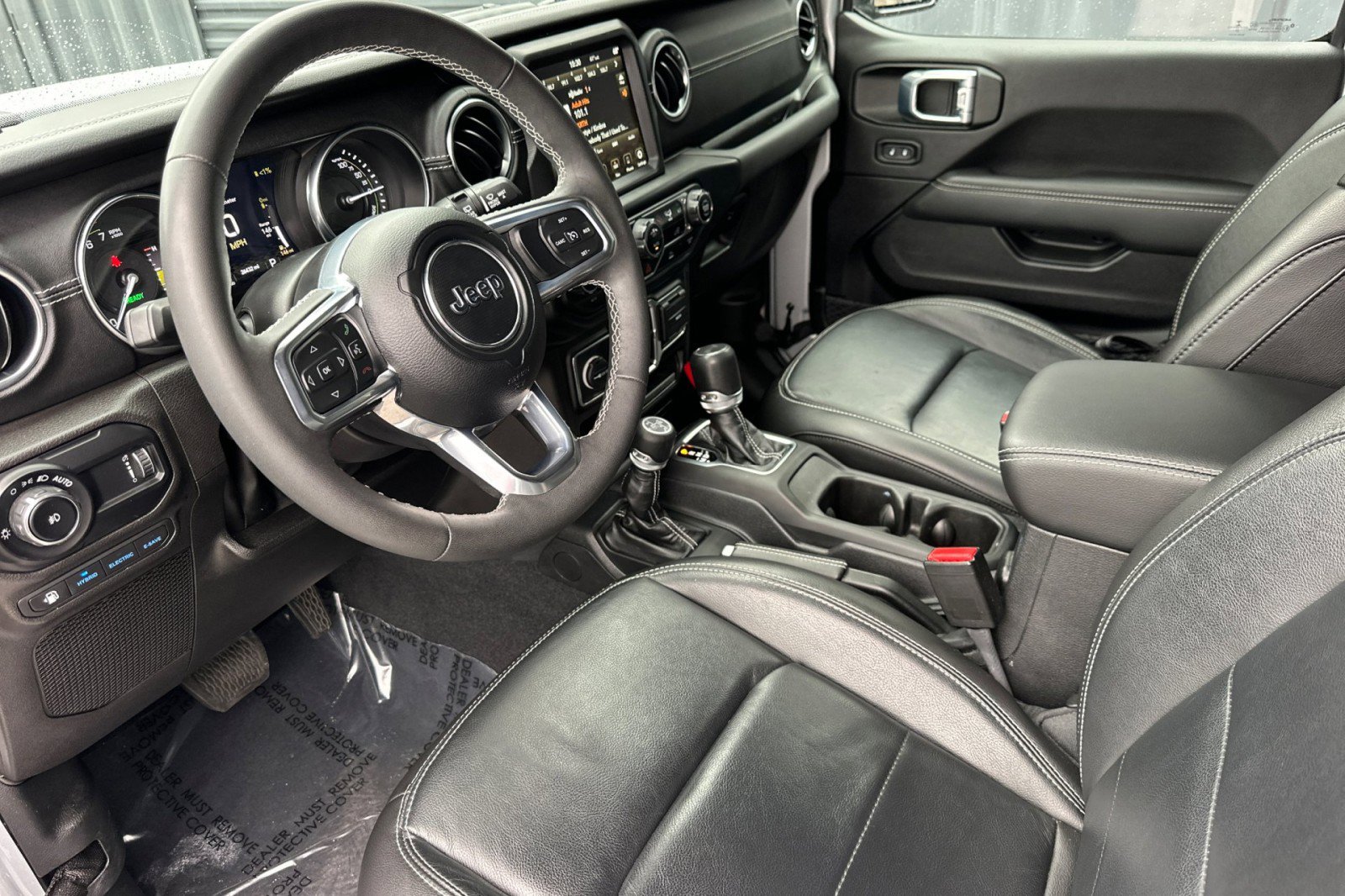 Used 2023 Jeep Wrangler Sahara image 4