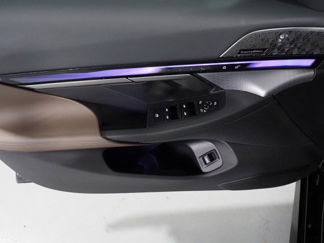 Used 2025 BMW i5 eDrive40i w/ M Sport Package image 65