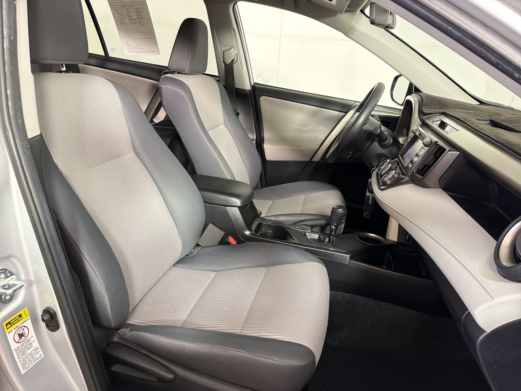 Used 2015 Toyota RAV4 LE image 28