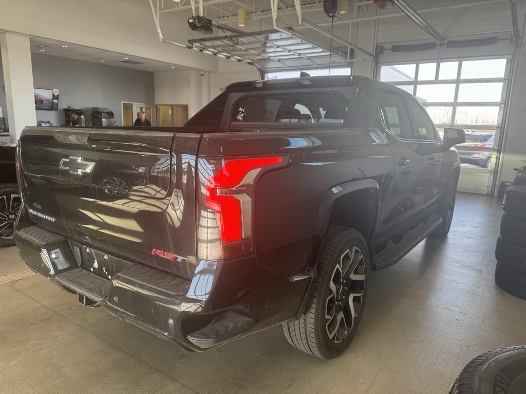 Used 2024 Chevrolet Silverado EV RST image 3