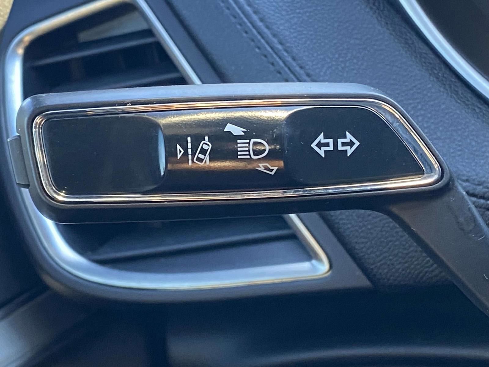 Used 2019 Lincoln Nautilus Select w/ Cargo Utility Package image 21