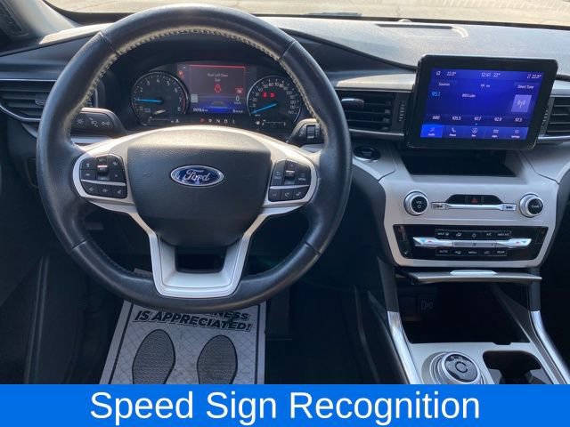 Used 2023 Ford Explorer XLT AWD/4WD image 7