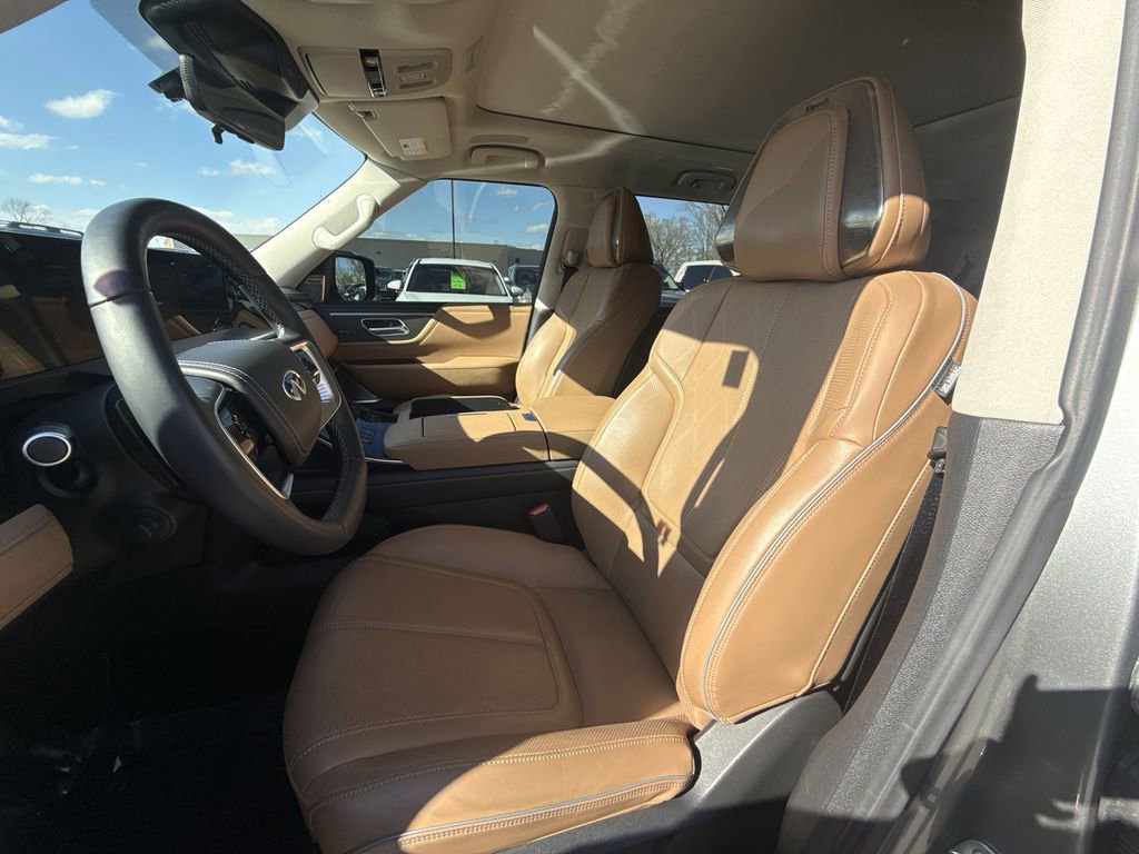 Used 2025 INFINITI QX80 Sensory AWD/4WD image 11