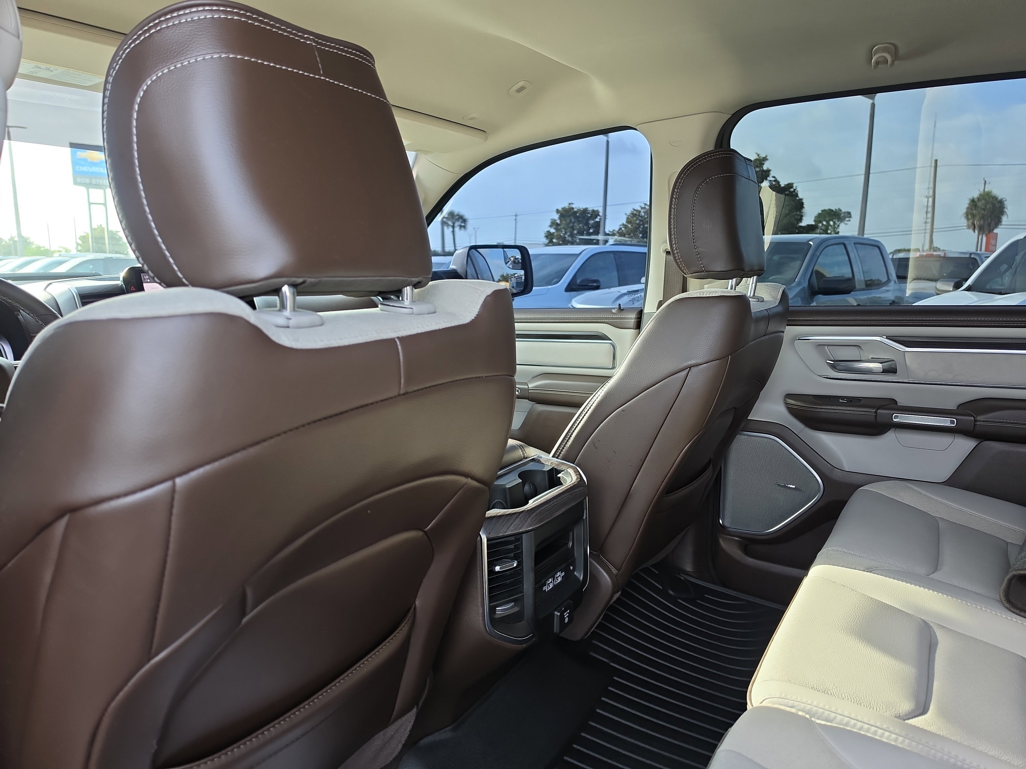 Used 2025 RAM 1500 Laramie AWD/4WD image 11