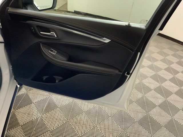 Used 2018 Chevrolet Impala LT FWD image 31