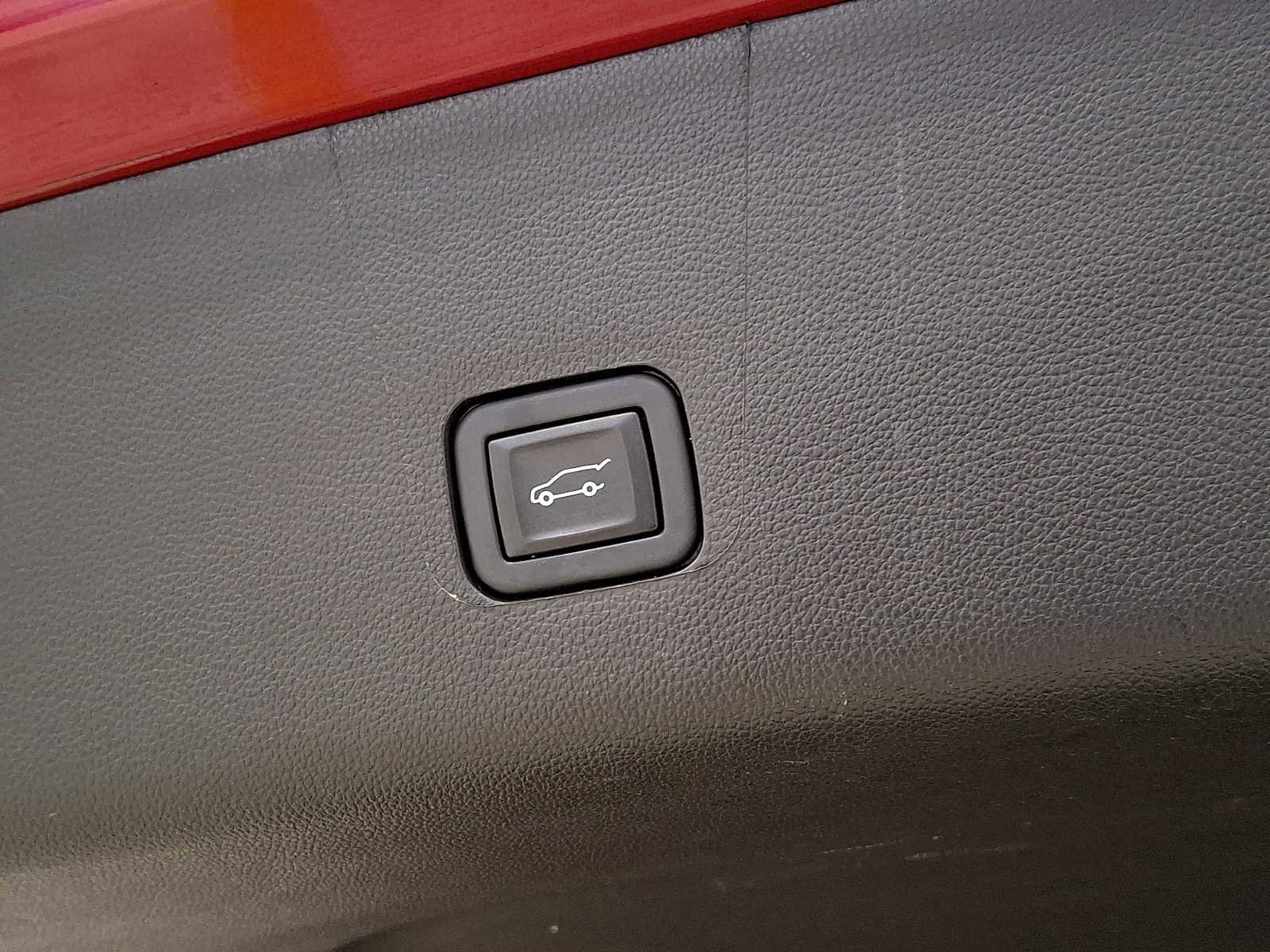 Used 2023 Chevrolet Traverse RS image 33