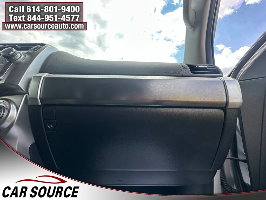 Used 2018 Toyota 4Runner SR5 AWD/4WD image 31