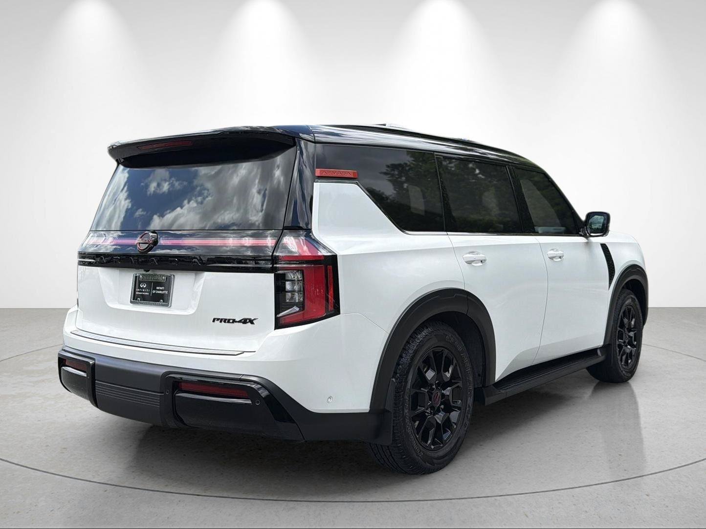 Used 2025 Nissan Armada PRO-4X AWD/4WD image 5