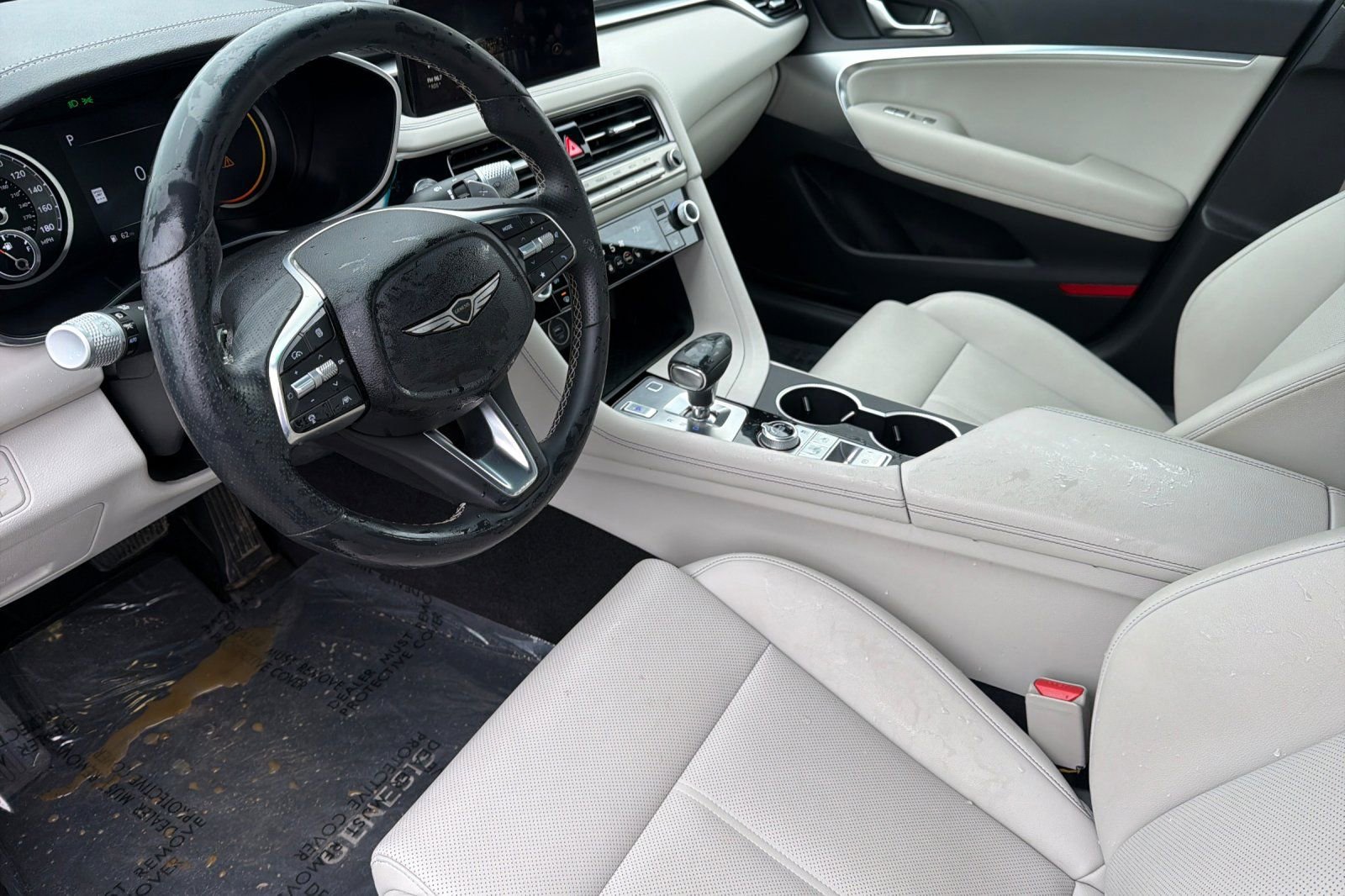 Used 2025 Genesis G70 2.5T image 7