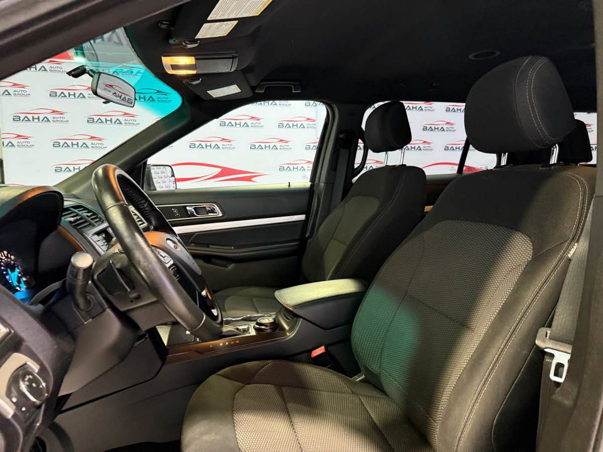 Used 2017 Ford Explorer XLT AWD/4WD image 25