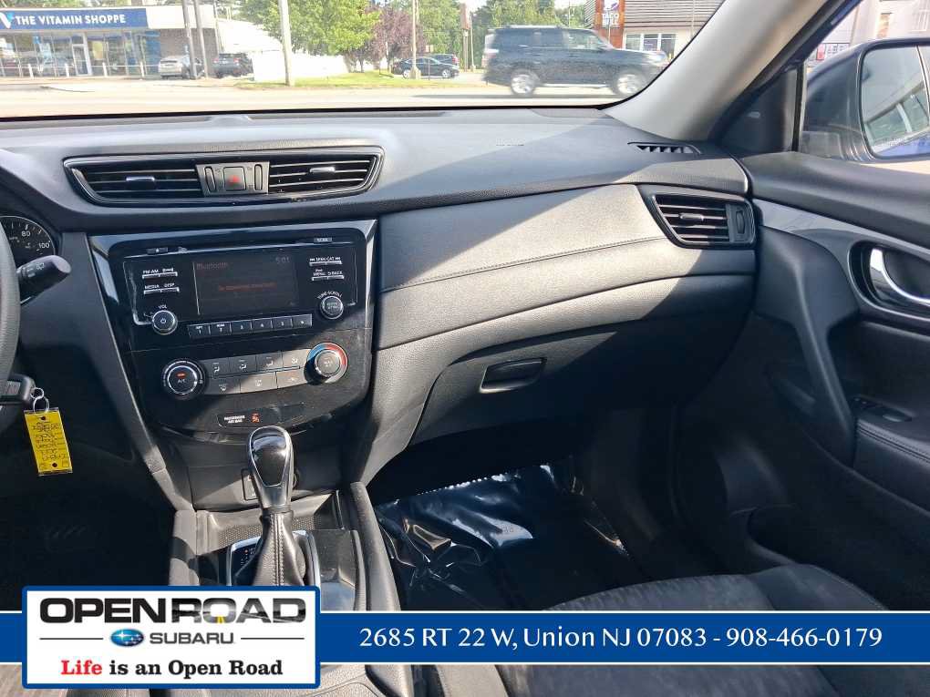 Used 2017 Nissan Rogue S w/ Appearance Package AWD/4WD image 16