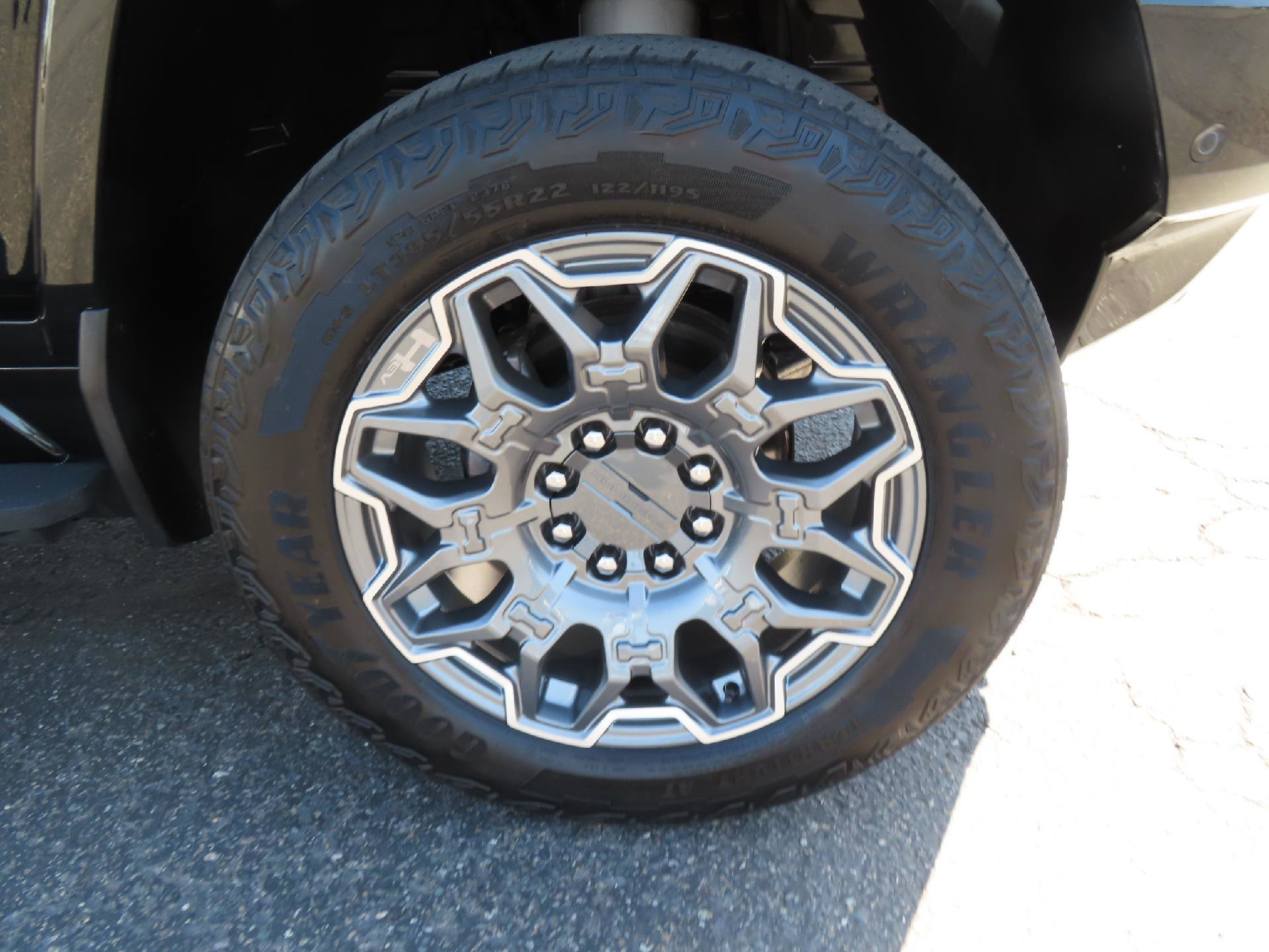 Used 2024 GMC Hummer EV 3X AWD/4WD image 11
