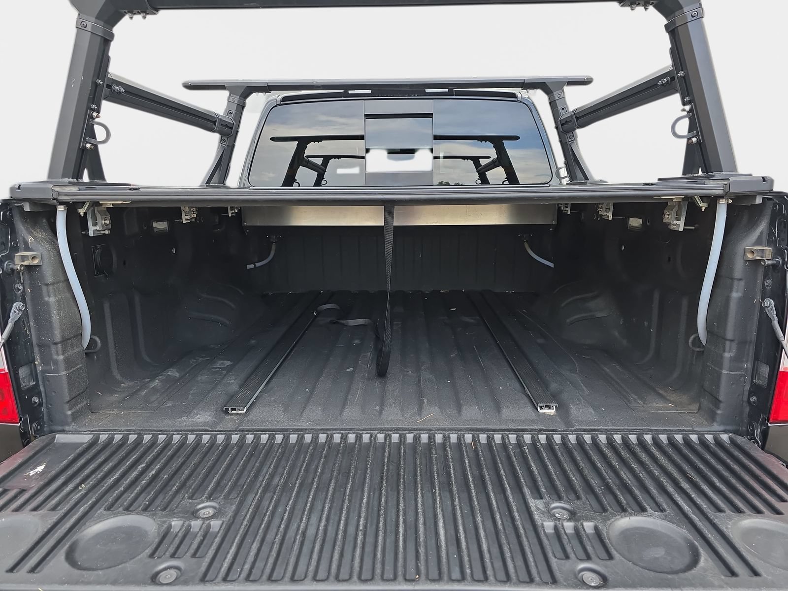 Used 2018 Nissan Titan Platinum Reserve w/ Platinum Utility Package AWD/4WD image 14