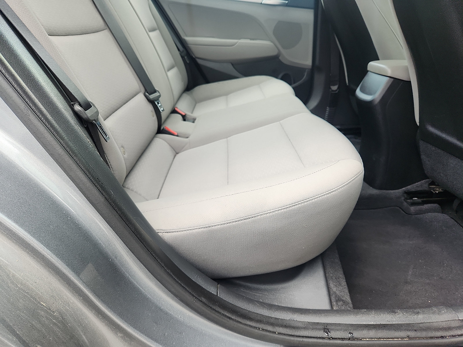 Used 2019 Hyundai Elantra SE FWD image 30