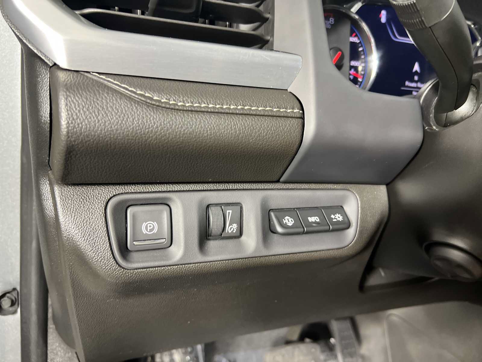 Used 2023 GMC Acadia SLT w/ Elevation Edition FWD image 38