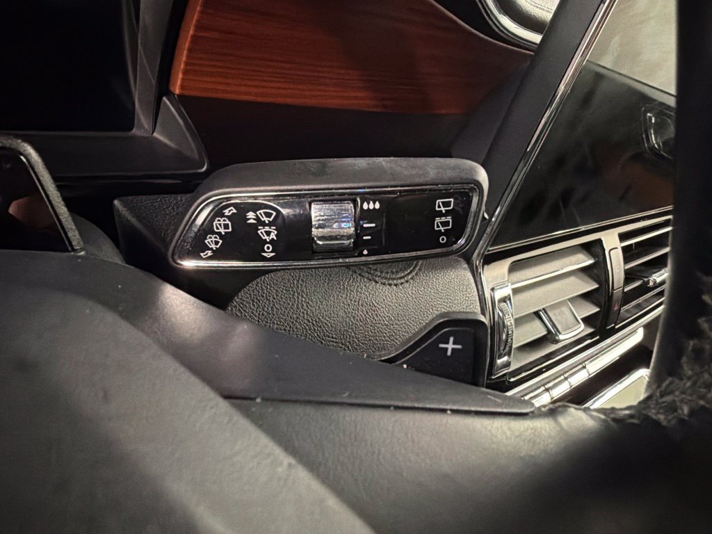 Used 2022 Lincoln Navigator Reserve w/ Equipment Group 201A AWD/4WD image 19
