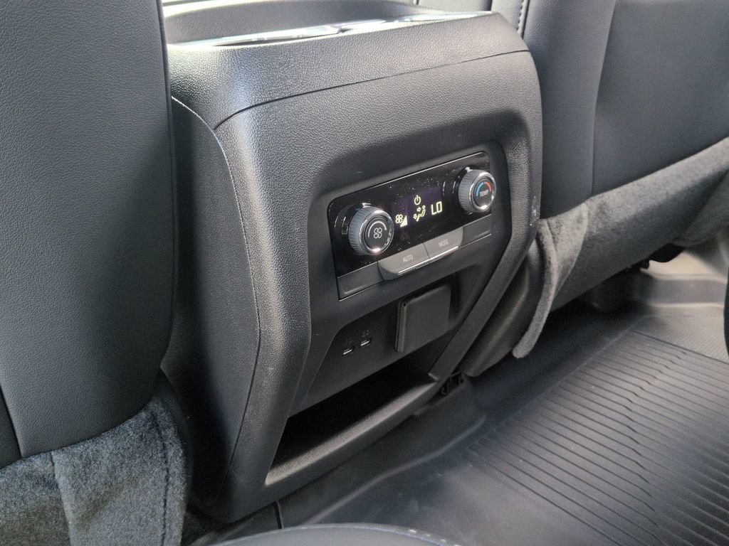 New 2026 Chevrolet Traverse LT w/ Driver Confidence Package FWD image 33