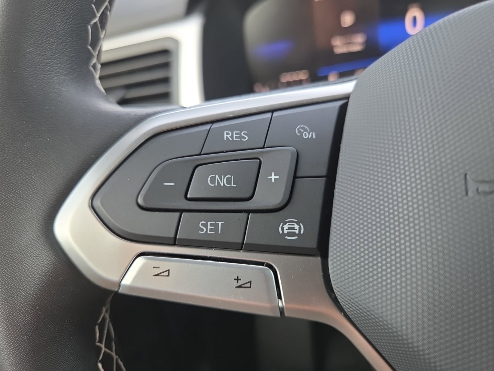 Certified 2023 Volkswagen Atlas Cross Sport SE AWD/4WD image 25
