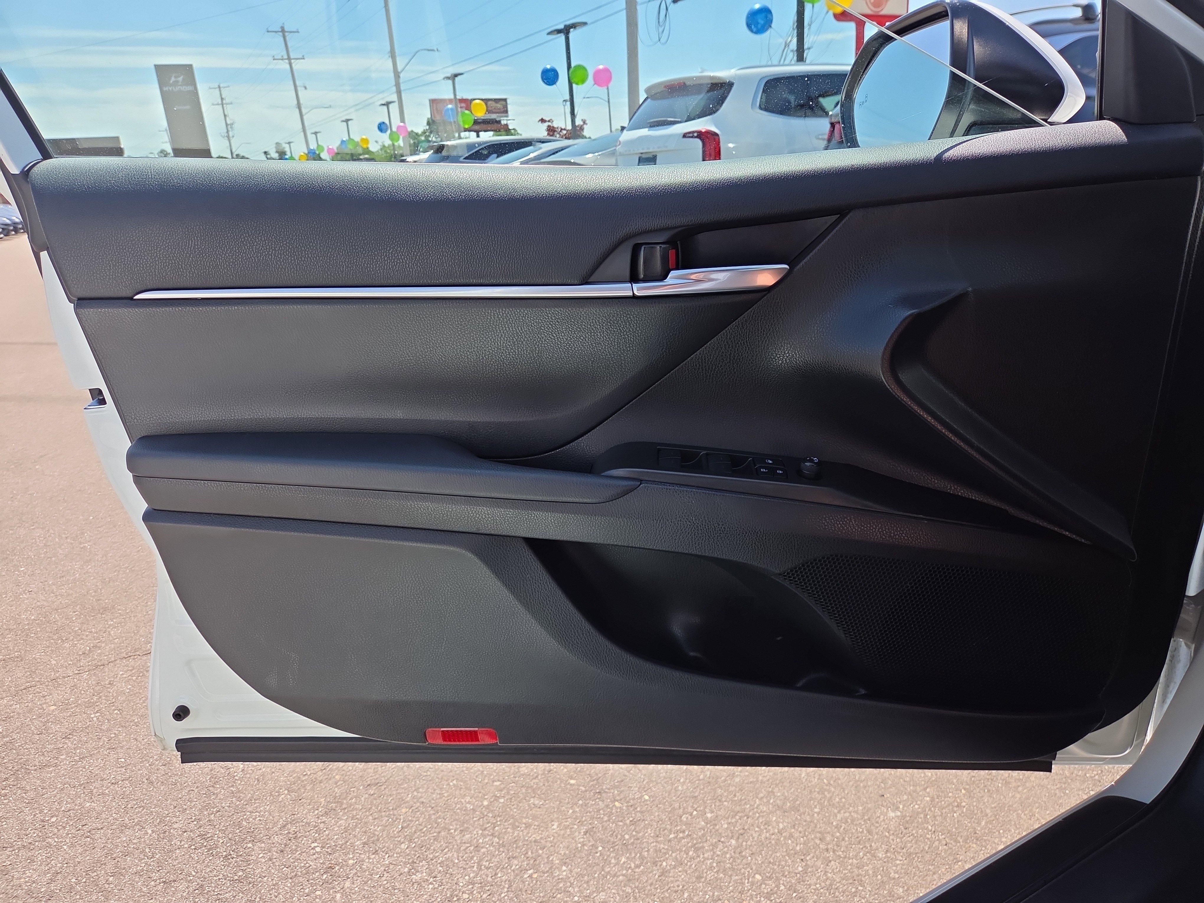 Used 2022 Toyota Camry SE w/ Audio Upgrade Package image 10