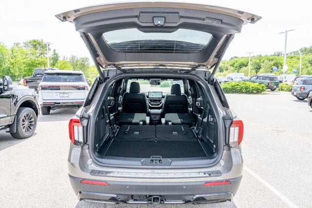 New 2026 Ford Explorer ST-Line w/ ST-Line Street Pack AWD/4WD image 9