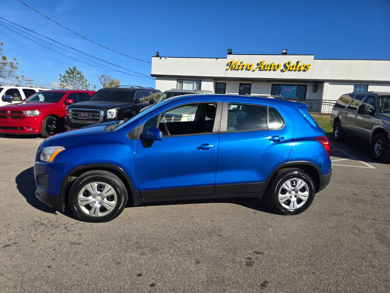 Used 2015 Chevrolet Trax LS FWD image 1