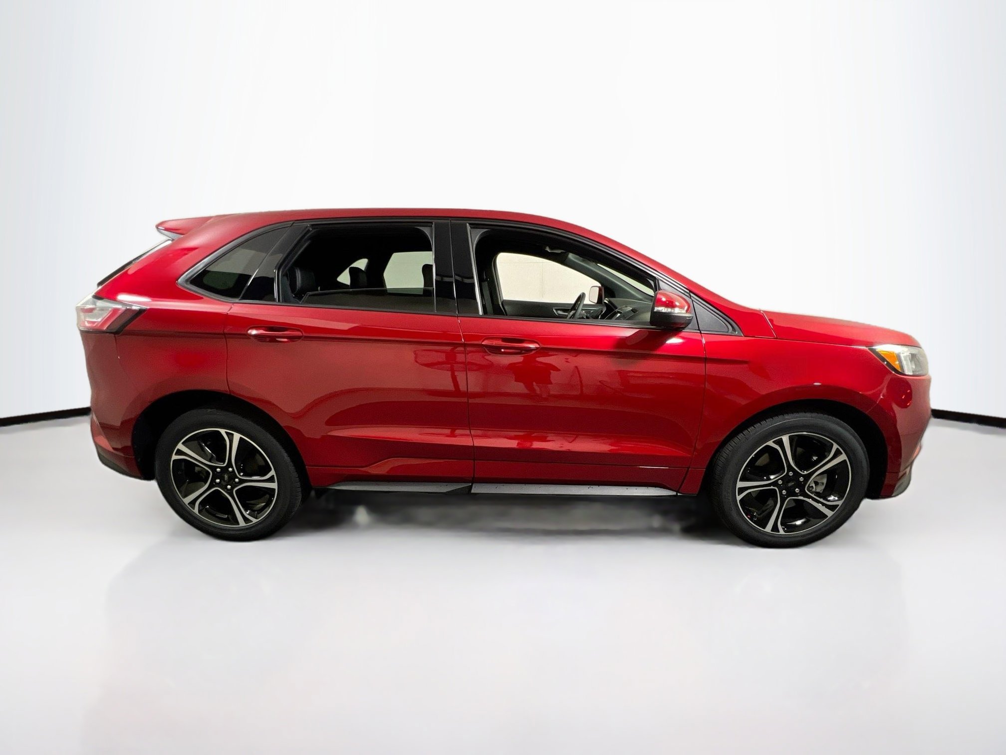 Used 2020 Ford Edge ST w/ Cold Weather Package AWD/4WD image 4