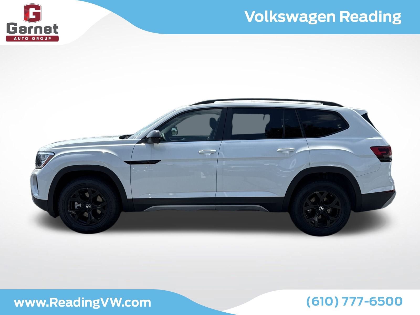New 2025 Volkswagen Atlas Peak Edition SE image 2