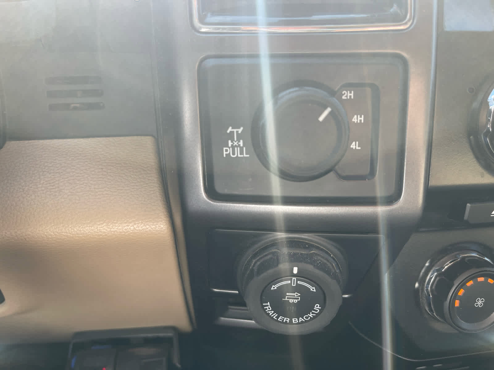 Used 2017 Ford F150 XLT w/ Equipment Group 302A Luxury image 15