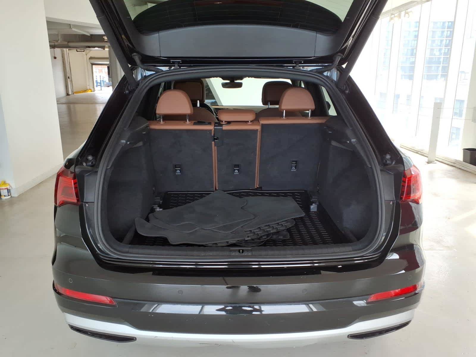 Used 2020 Audi Q3 2.0T Premium w/ Convenience Package AWD/4WD image 9