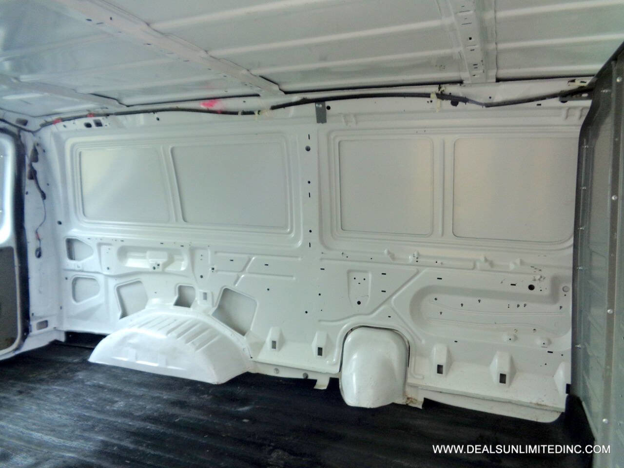 Used 2014 Ford E-250 and Econoline 250 w/ Power Group RWD image 18