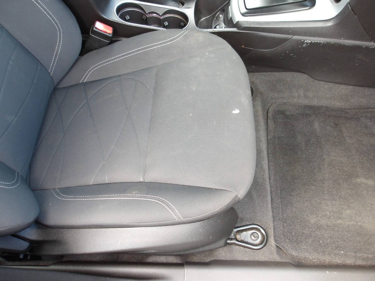 Used 2014 Ford Fiesta SE FWD image 19