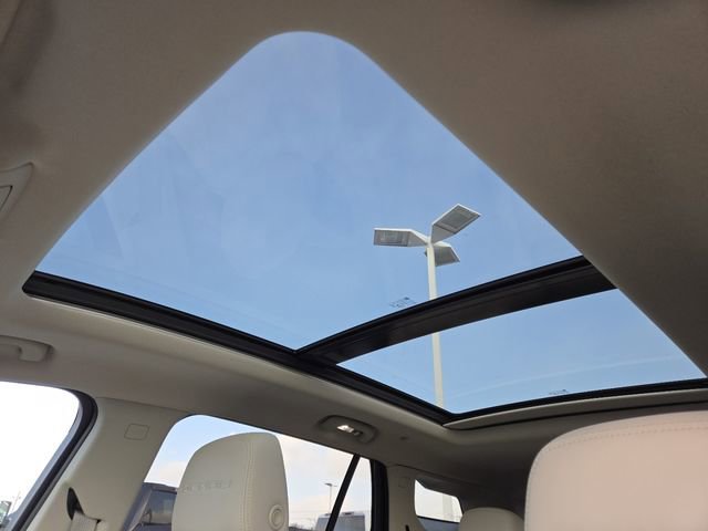 Used 2022 GMC Terrain Denali w/ Denali Premium Package image 3