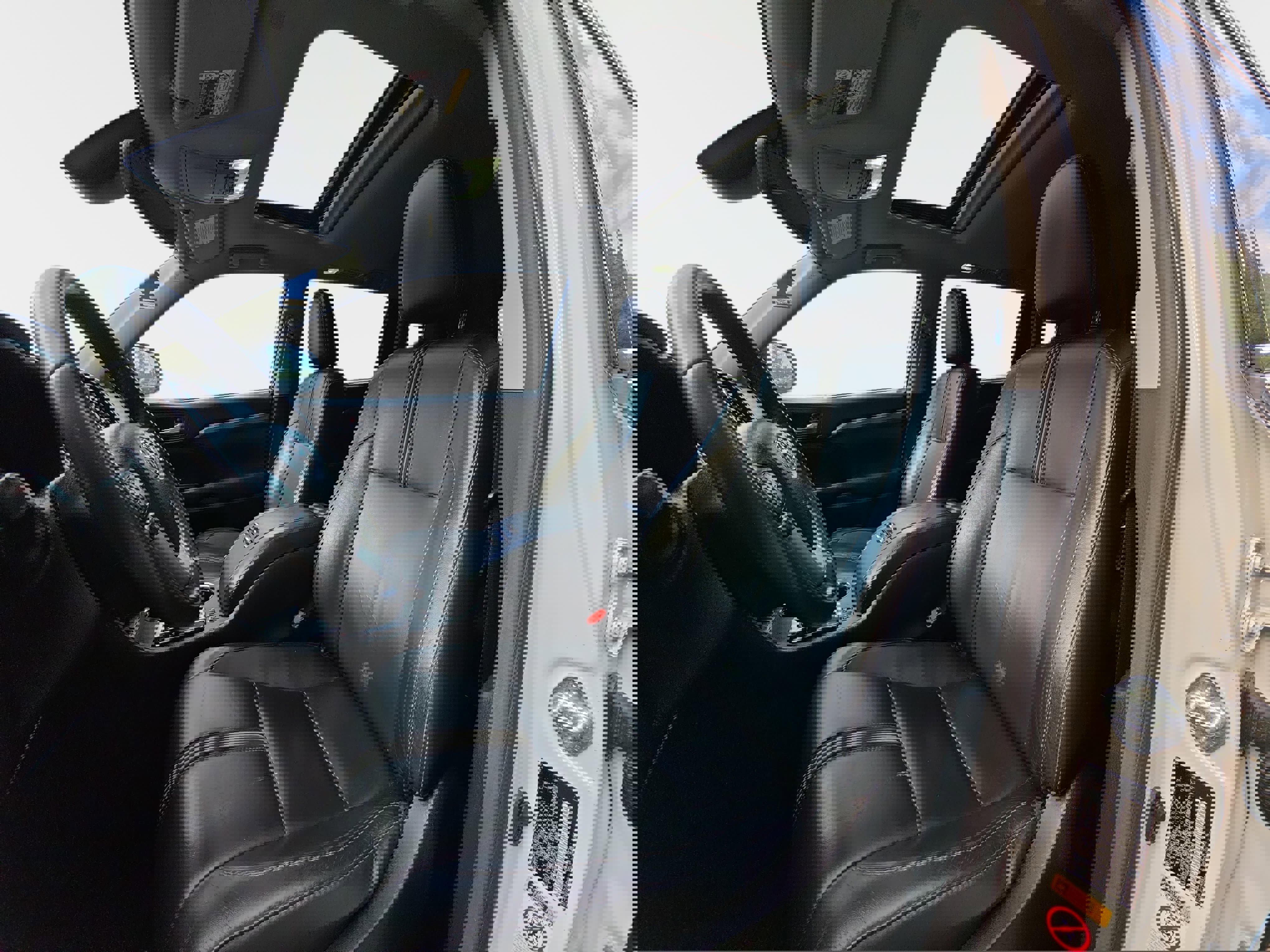 Used 2018 Toyota Highlander SE FWD image 5