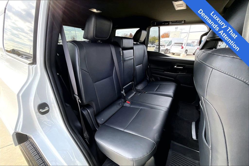 Used 2024 Lexus GX 550 image 35