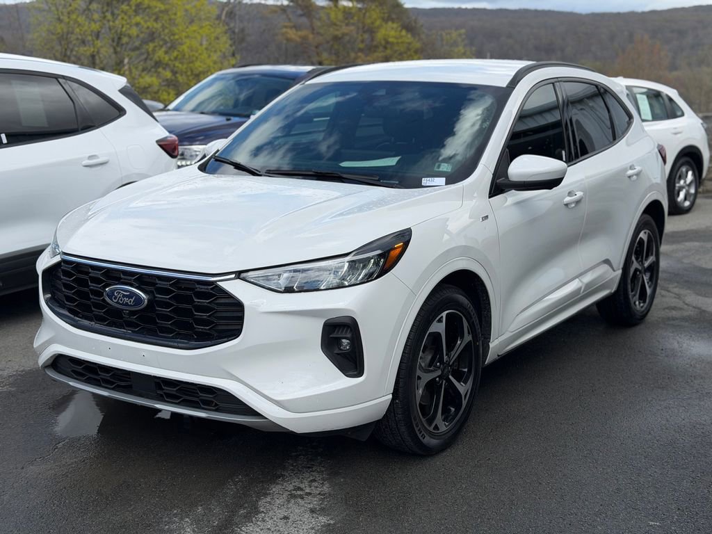 Used 2023 Ford Escape ST-Line Select w/ Tech Pack #2 AWD/4WD image 1