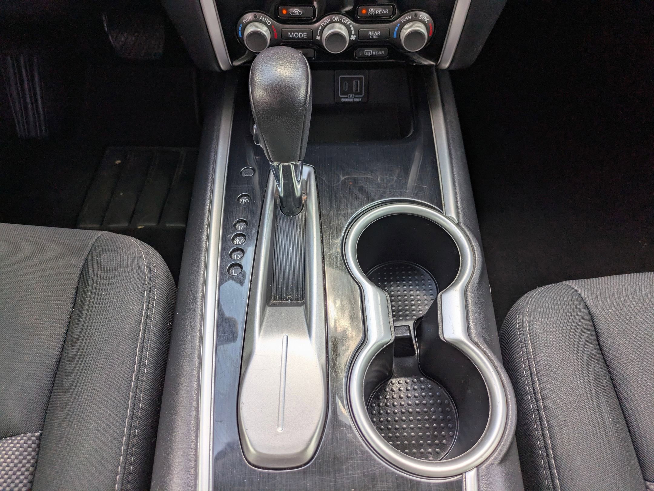 Used 2020 Nissan Pathfinder SV image 18