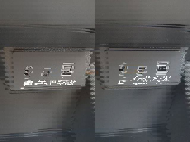 Certified 2025 Subaru Forester Limited w/ Popular Package image 33