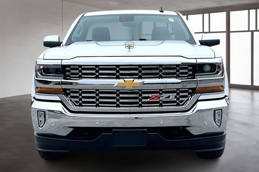 Used 2018 Chevrolet Silverado 1500 LT w/ LT Convenience Package image 2