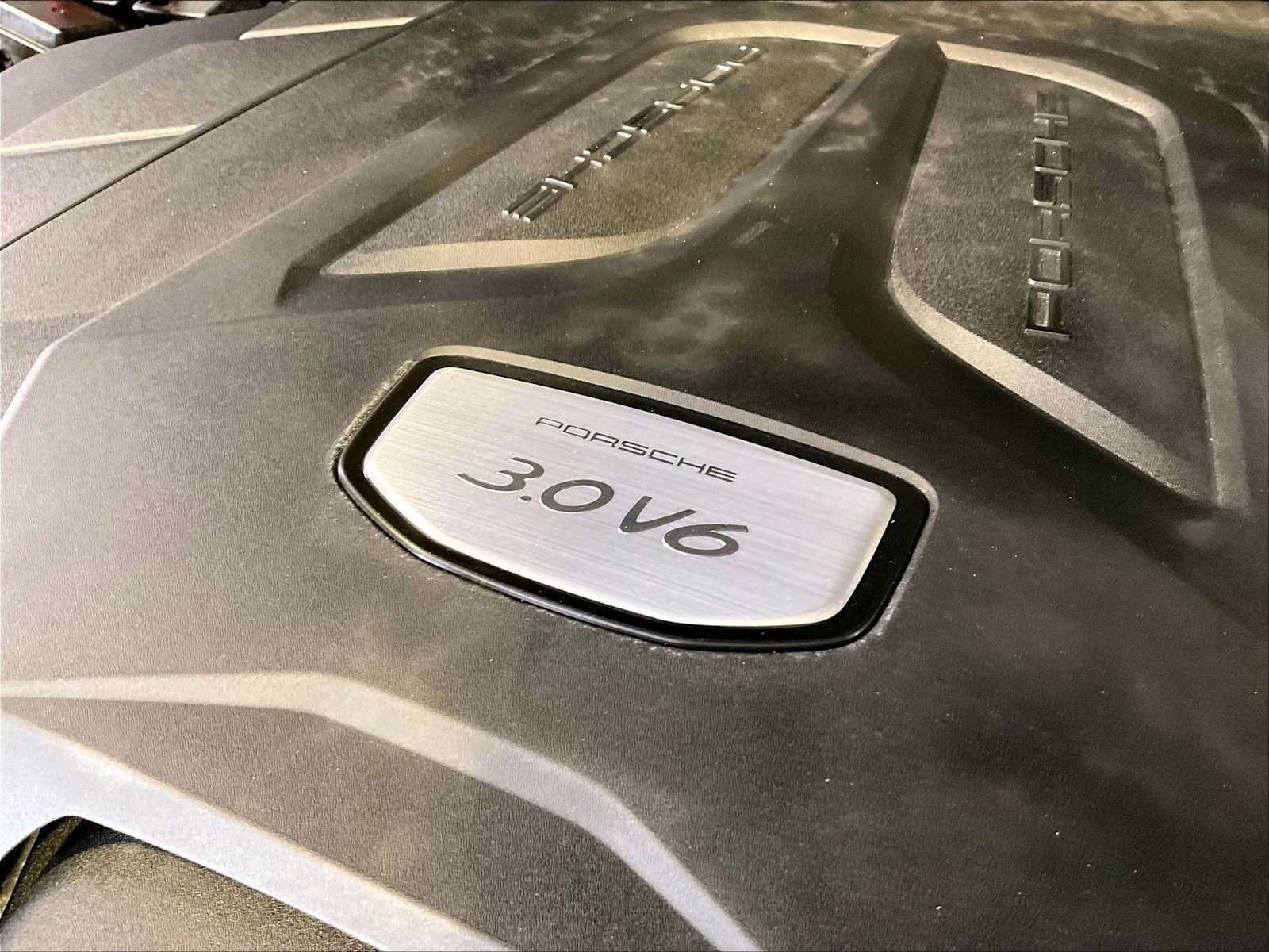 Certified 2023 Porsche Cayenne AWD/4WD image 33