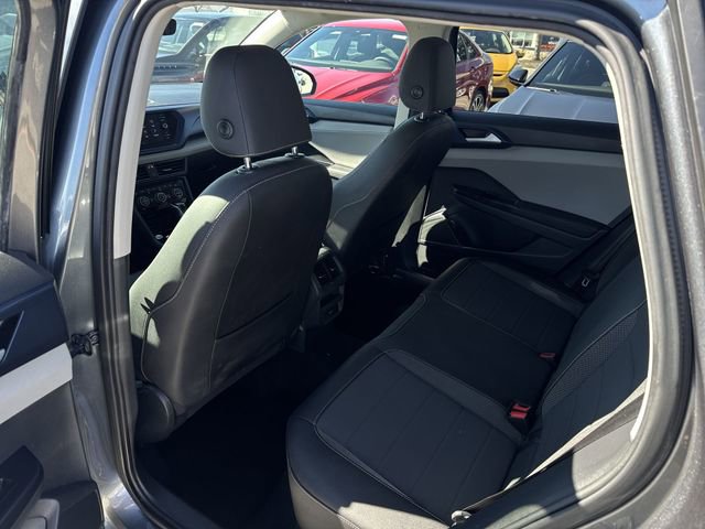 Used 2024 Volkswagen Taos SE w/ Panoramic Sunroof Package AWD/4WD image 21