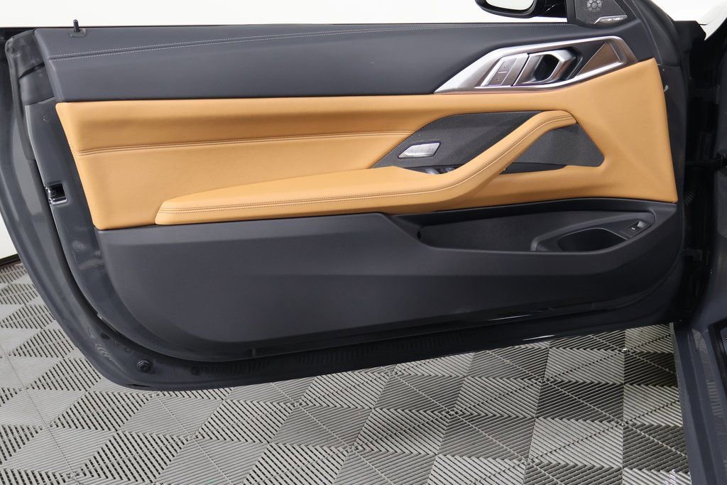 Used 2025 BMW M440i Convertible w/ Premium Package image 13