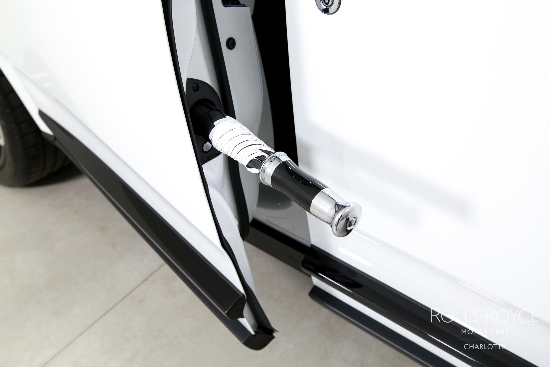 Used 2023 Rolls-Royce Cullinan Black Badge w/ Driver's Package image 35