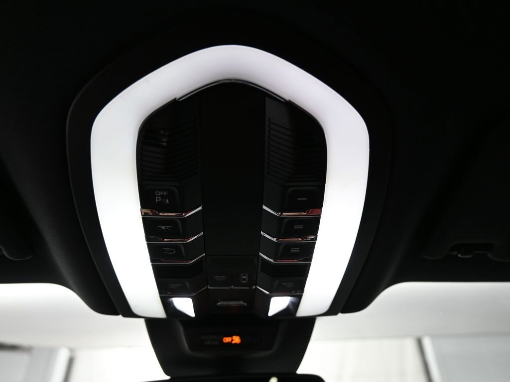 Certified 2023 Porsche Macan GTS image 11