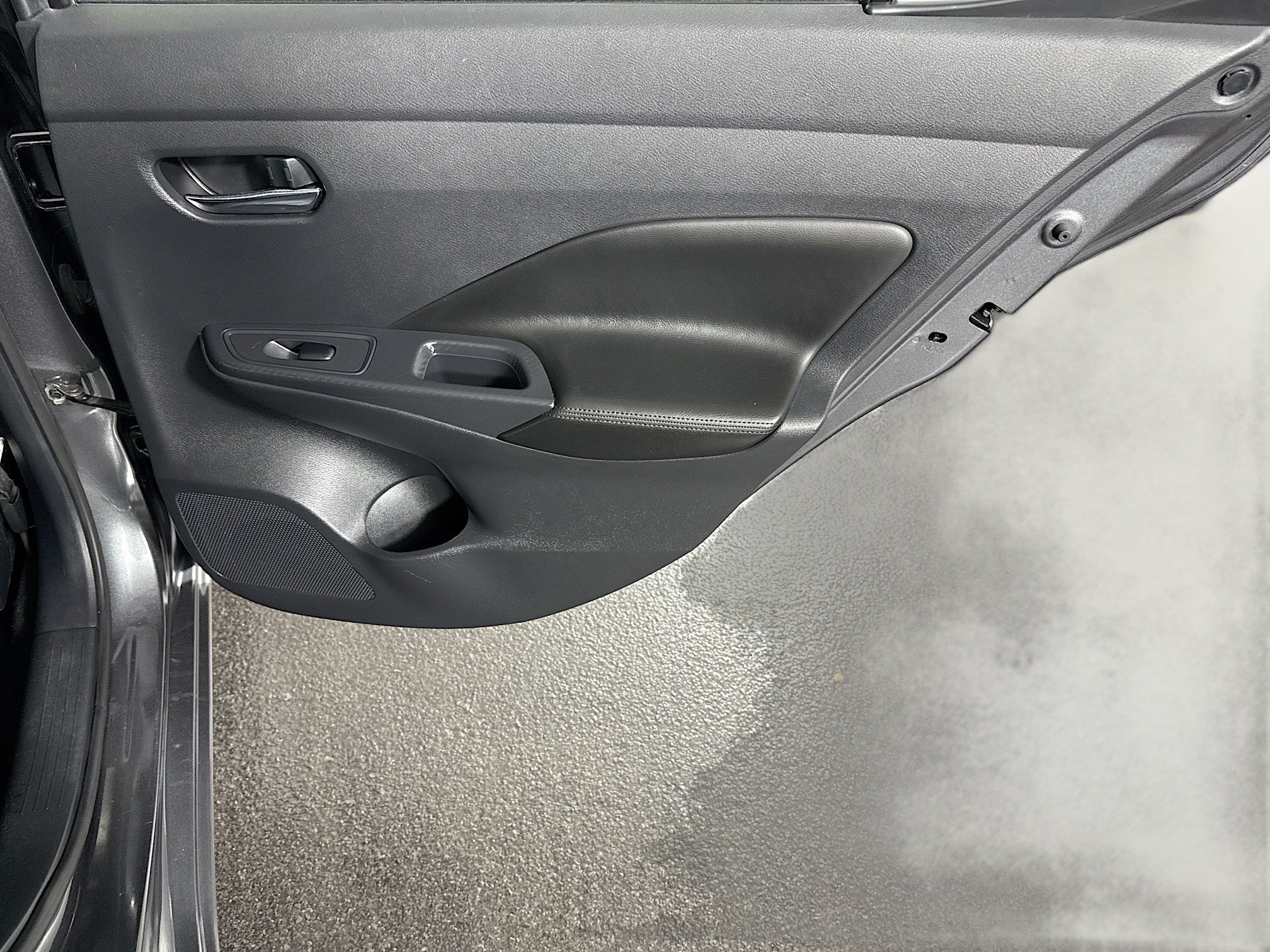 Used 2020 Nissan Versa SV FWD image 28