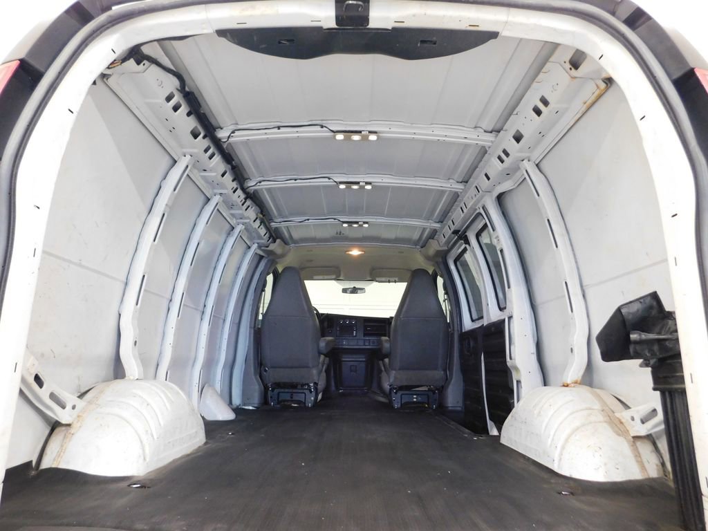 Used 2017 GMC Savana 2500 RWD image 62