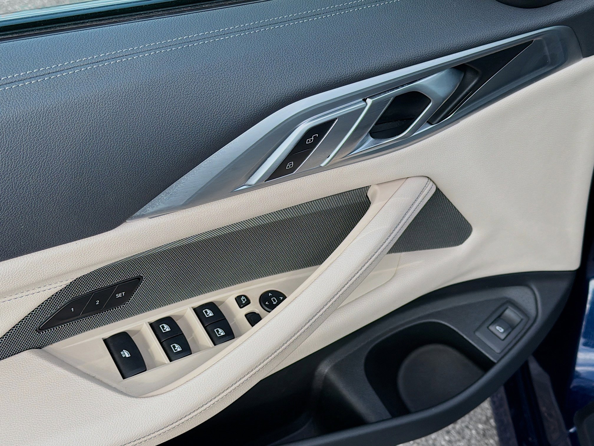 Used 2024 BMW 430i Convertible w/ M Sport Package image 21