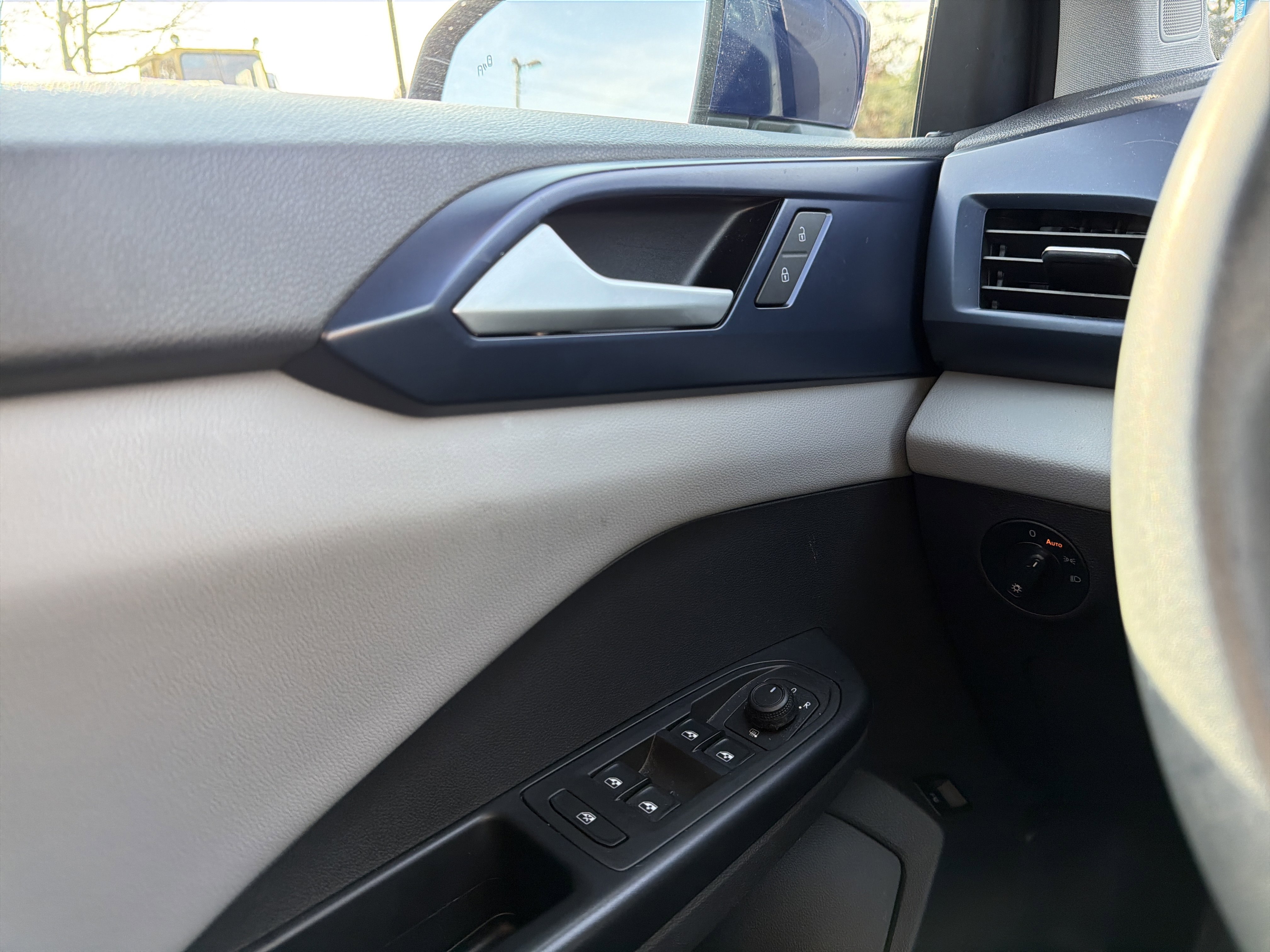 Certified 2023 Volkswagen Taos SE w/ Panoramic Sunroof Package image 20