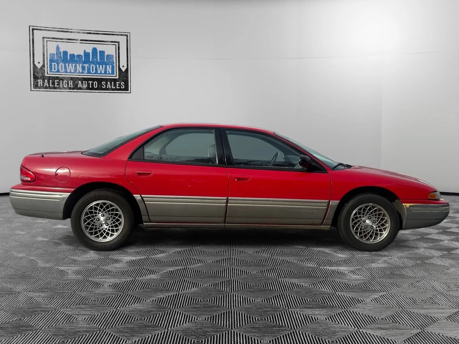 Used 1994 Chrysler Concorde FWD image 4