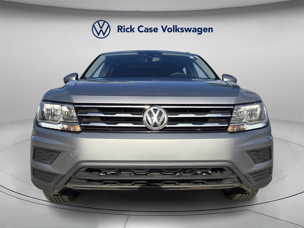 Used 2021 Volkswagen Tiguan SE w/ Panoramic Sunroof Package image 5