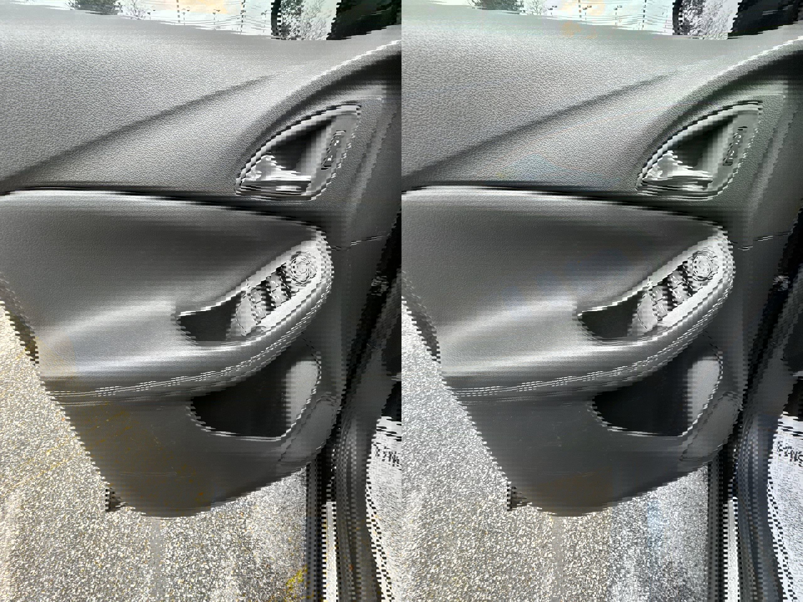 Used 2023 Buick Encore GX Preferred w/ Cold Weather Comfort Package image 23